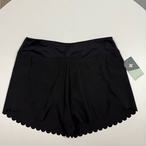 Tuckernuck Black Scallop Performance Jersey Marisa Short